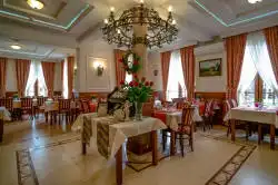 Сталовая з выставай віна