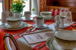 Столік з меню